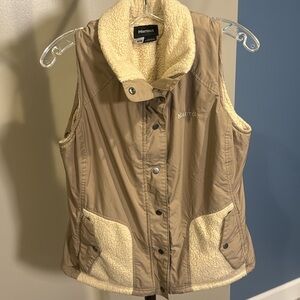Women’s Marmot for Life Vest. Size Medium. Sherpa inside.